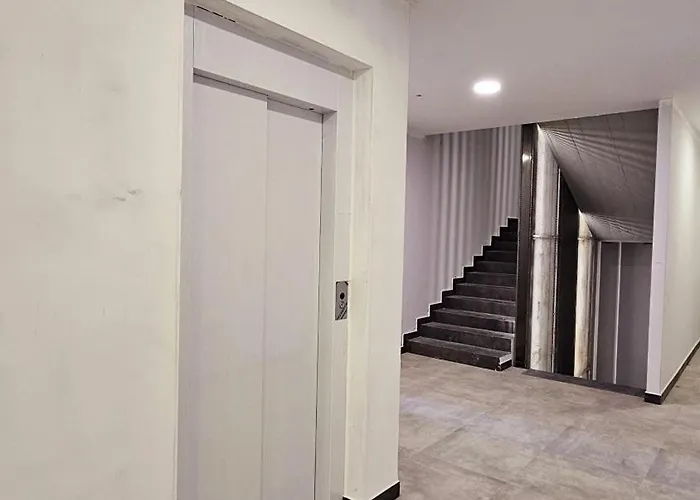 Апартаменты The Stopover House 2
